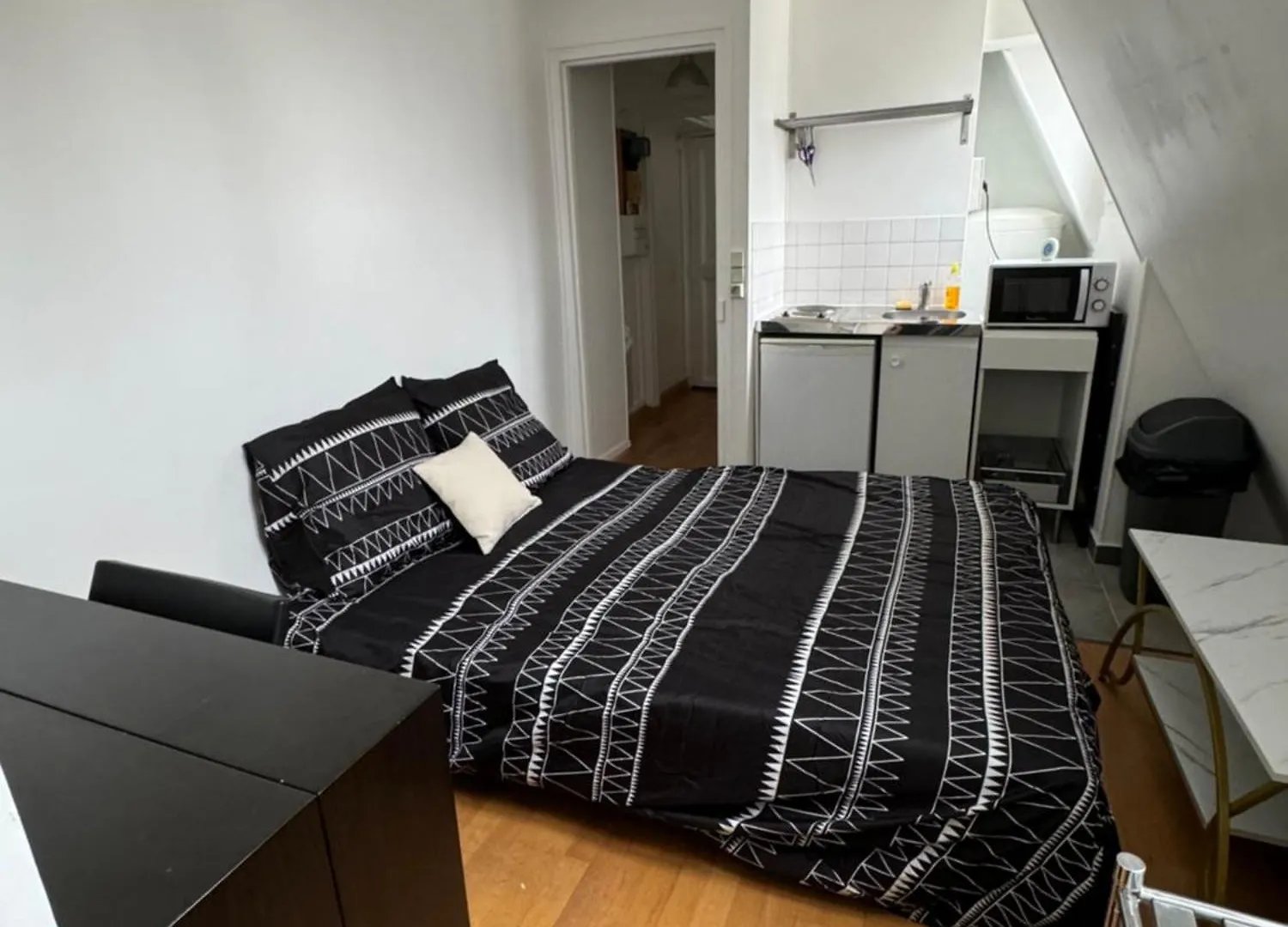 Beautiful Rooms Nearby Champs Elysees Paris Apartment